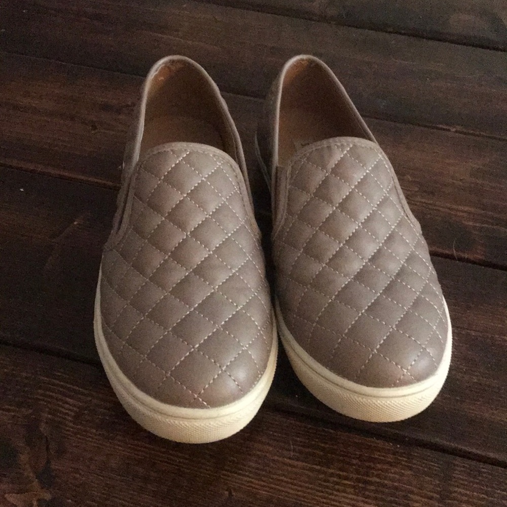 Steve Madden quilted leather slip ons